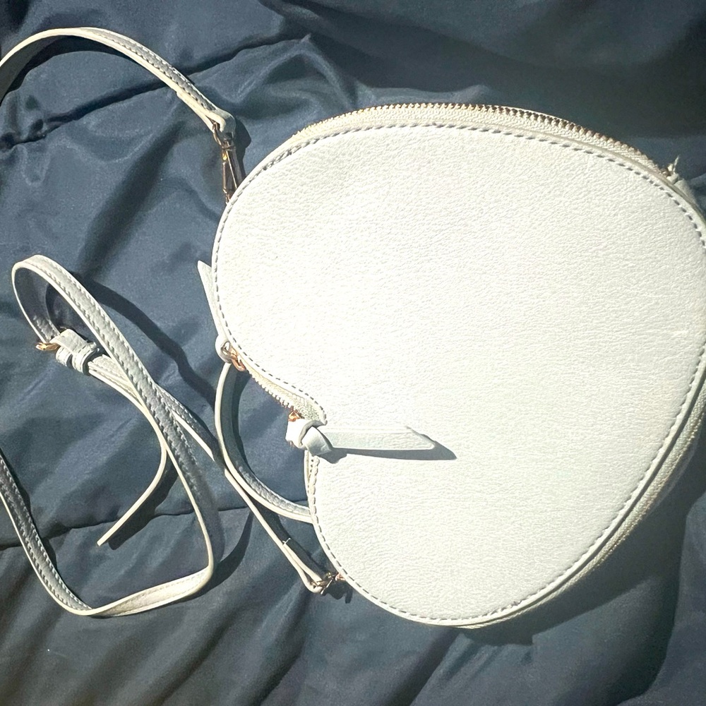 LAUREN CONRAD CROSSBODY HEART SHAPED BAG